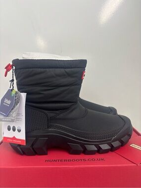 Hunter intrepid short Insulated Snow Boots Black US 8 womens or 6.5 Mens/kids
